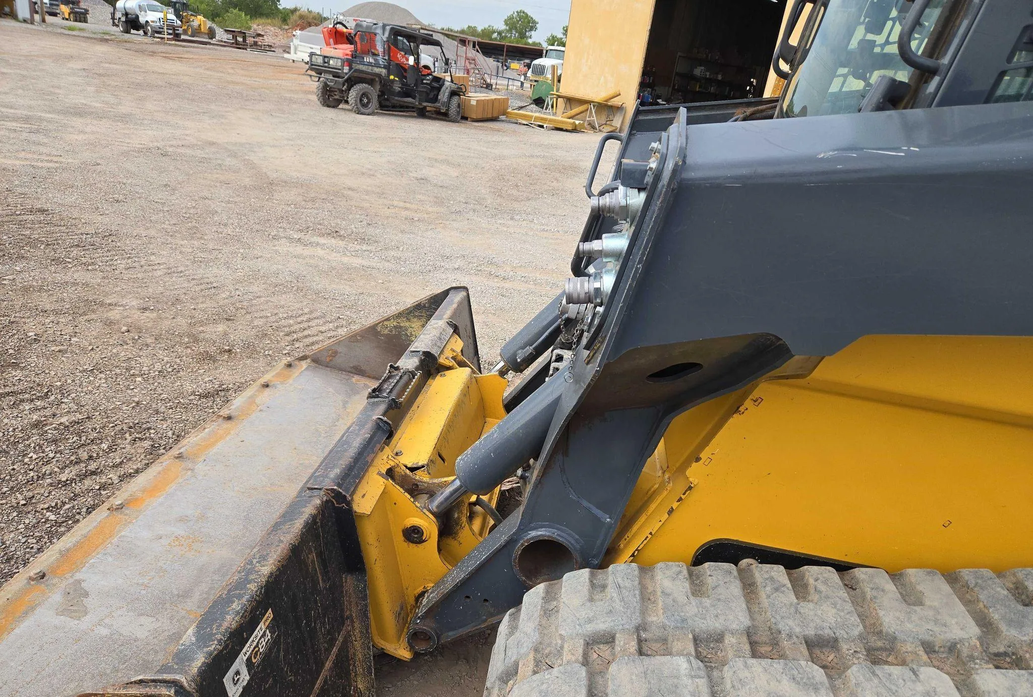 2018 John Deere 333G