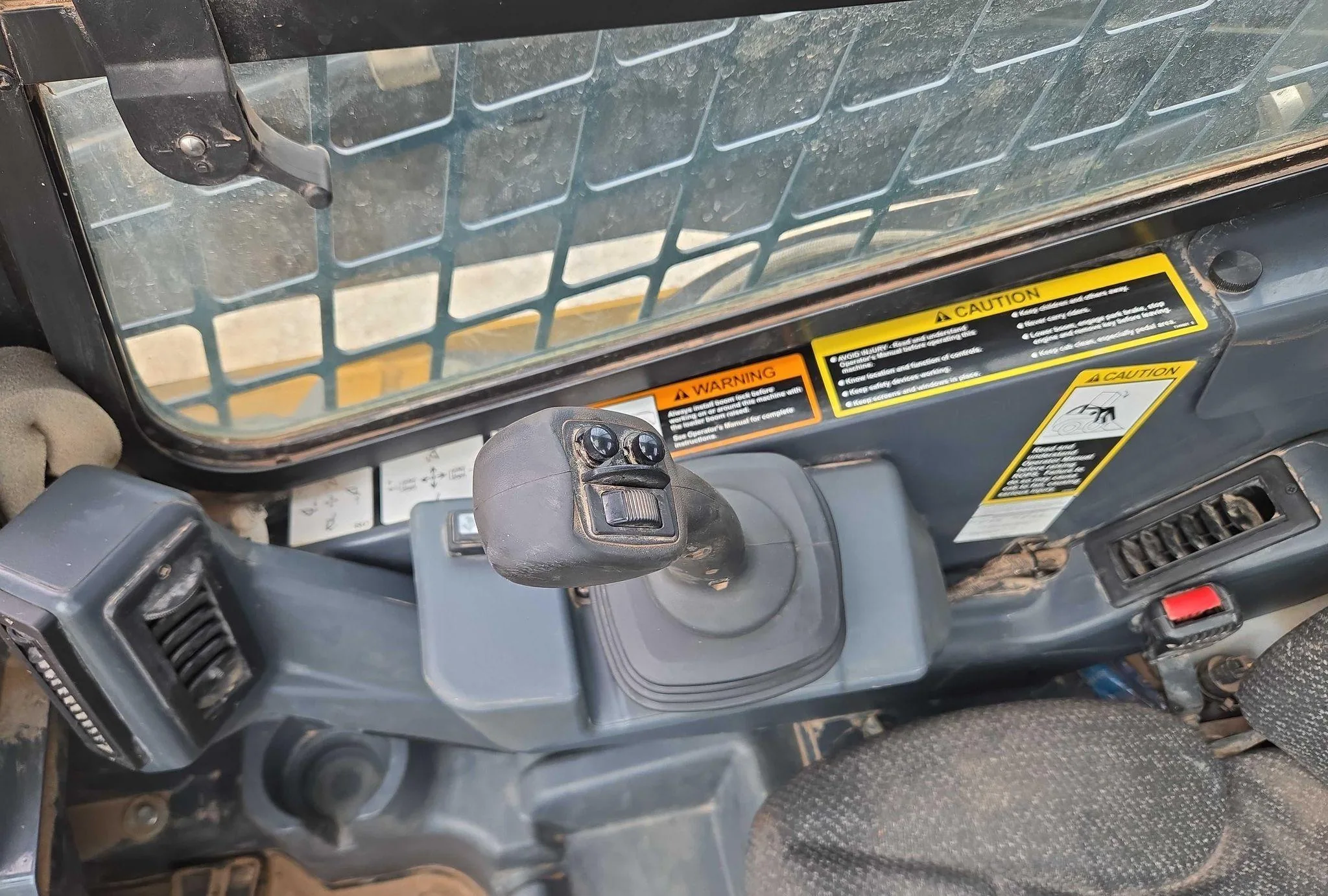2018 John Deere 333G