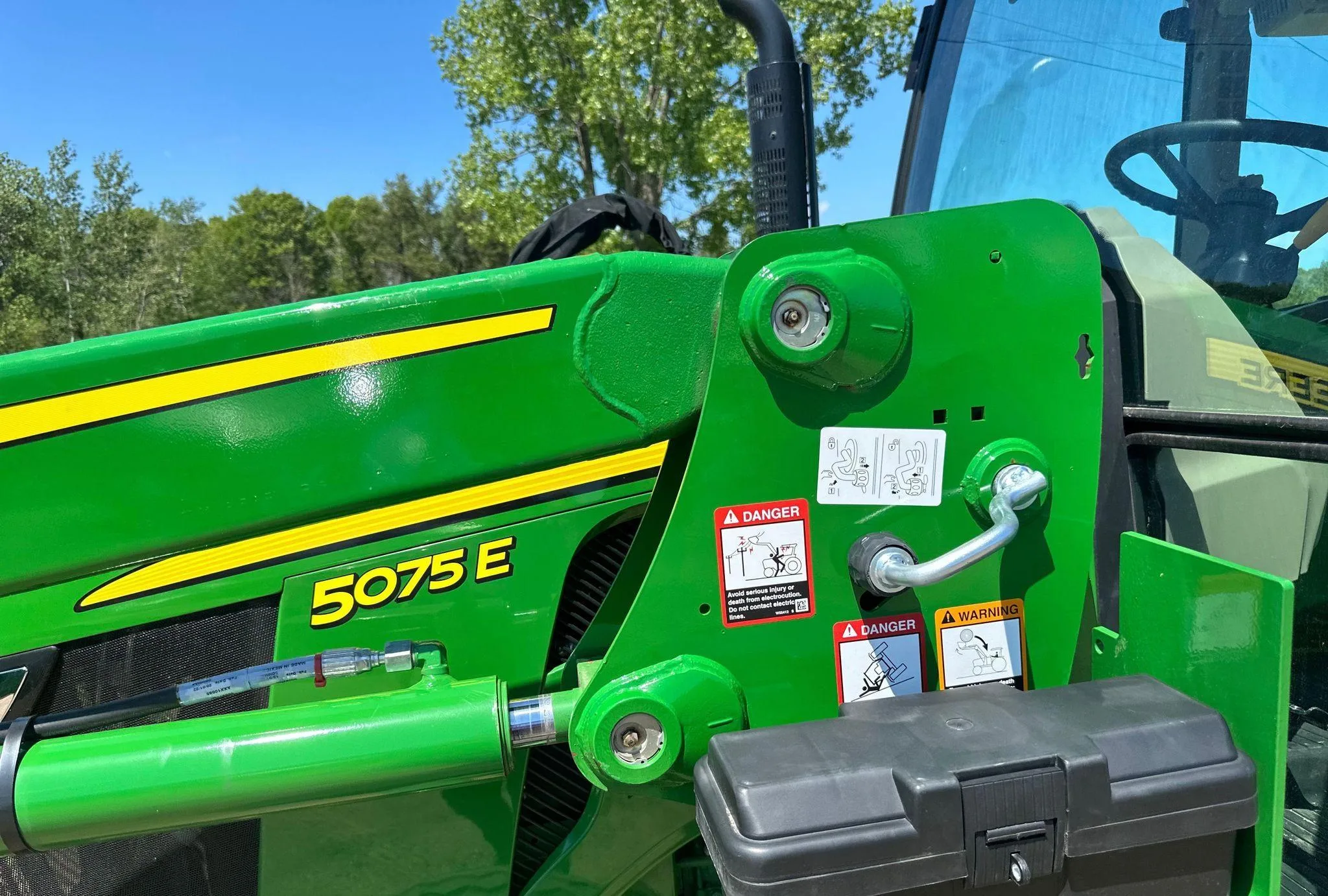 2021 John Deere 5075E