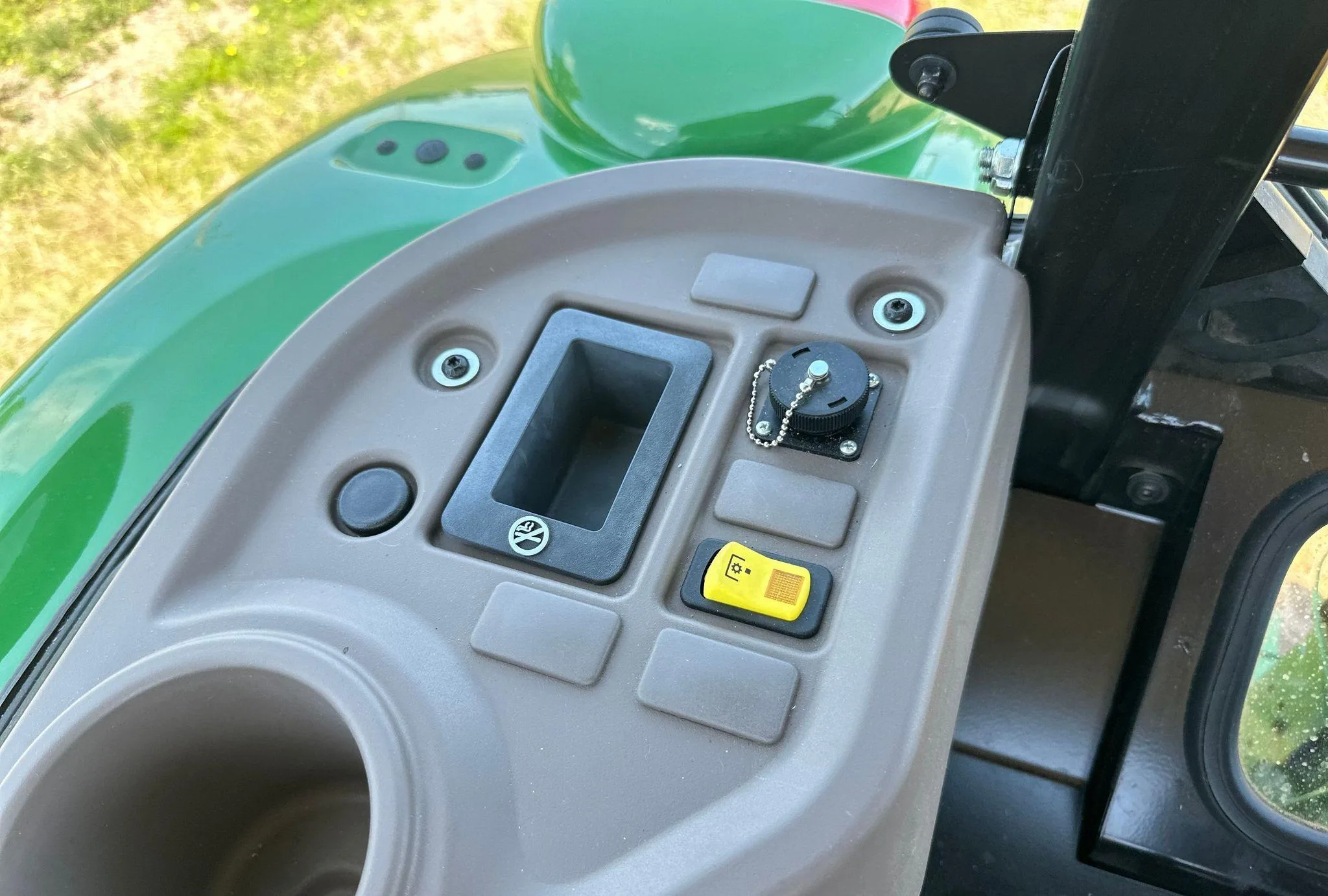 2021 John Deere 5075E