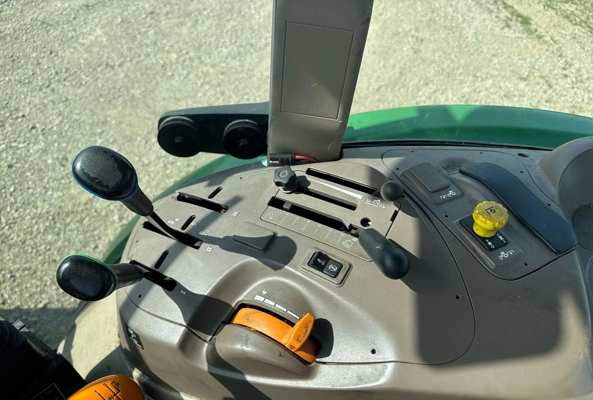 2019 John Deere 5100E