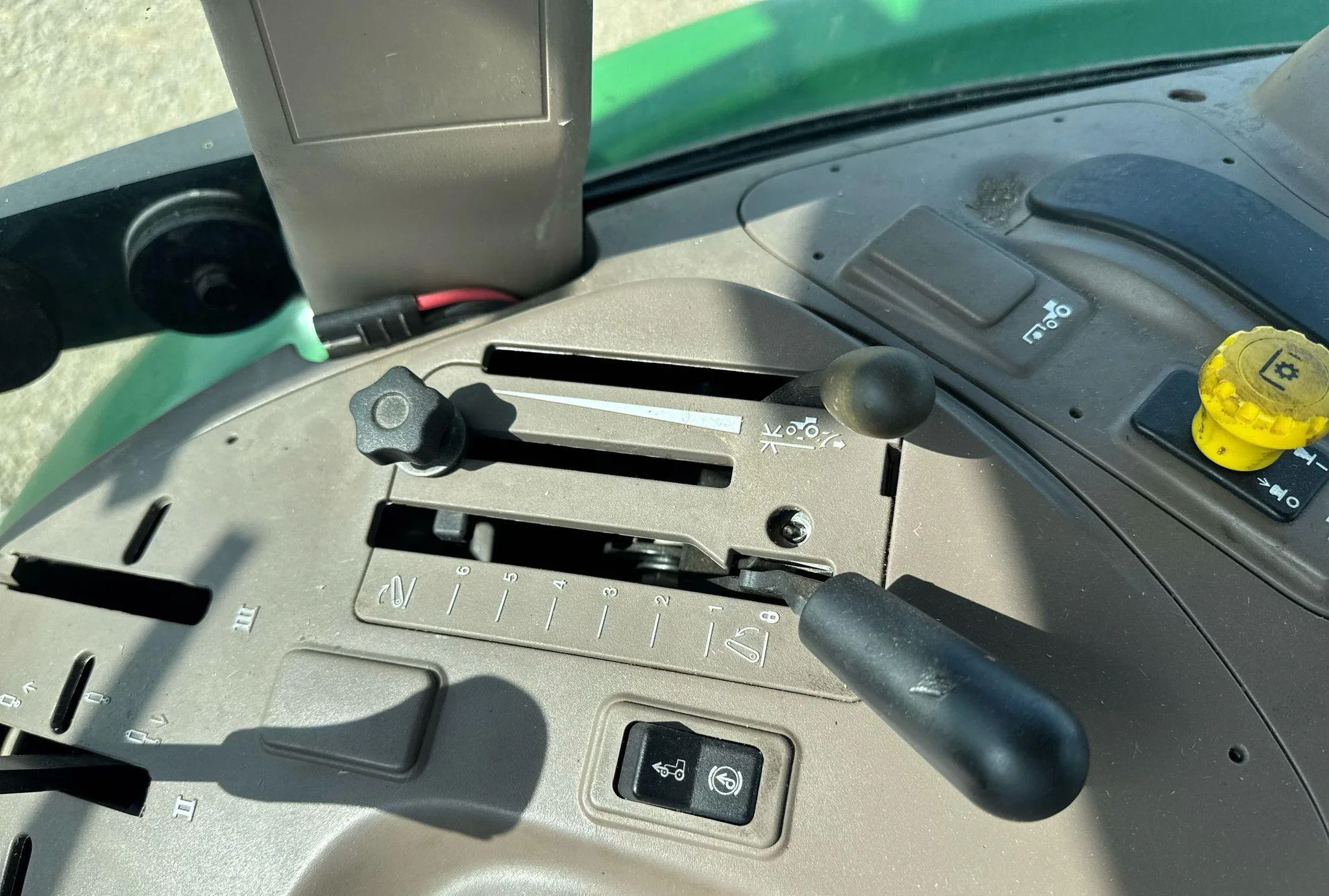 2019 John Deere 5100E