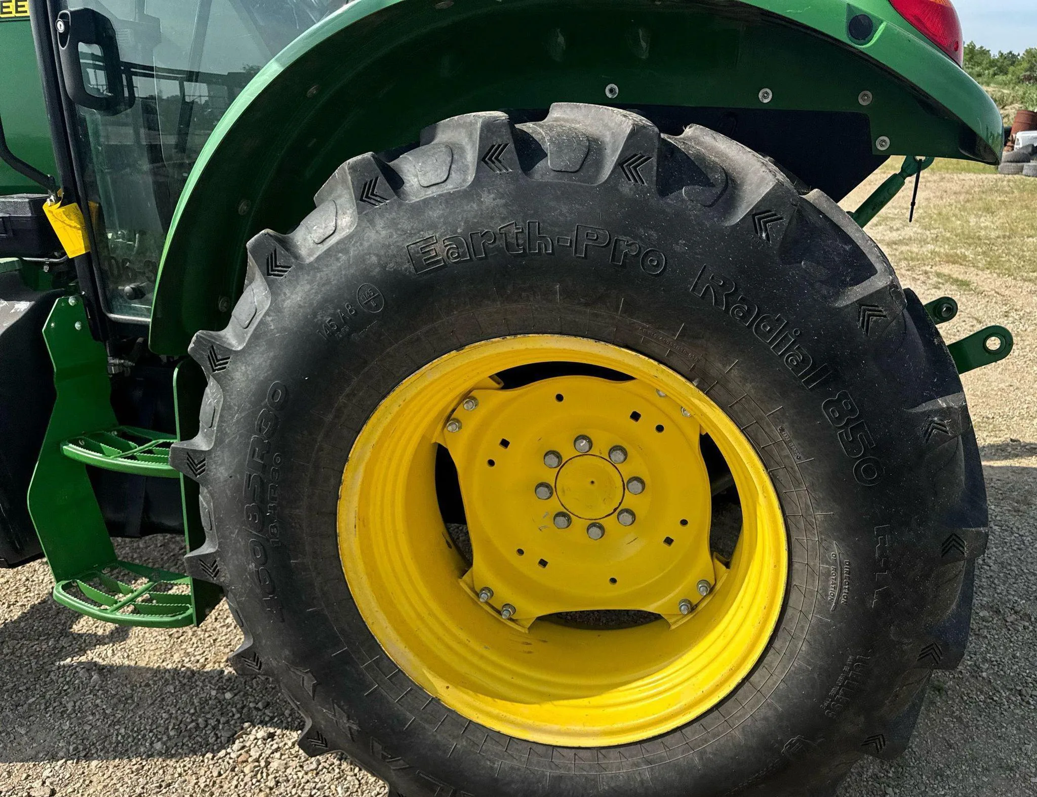 2019 John Deere 5100E