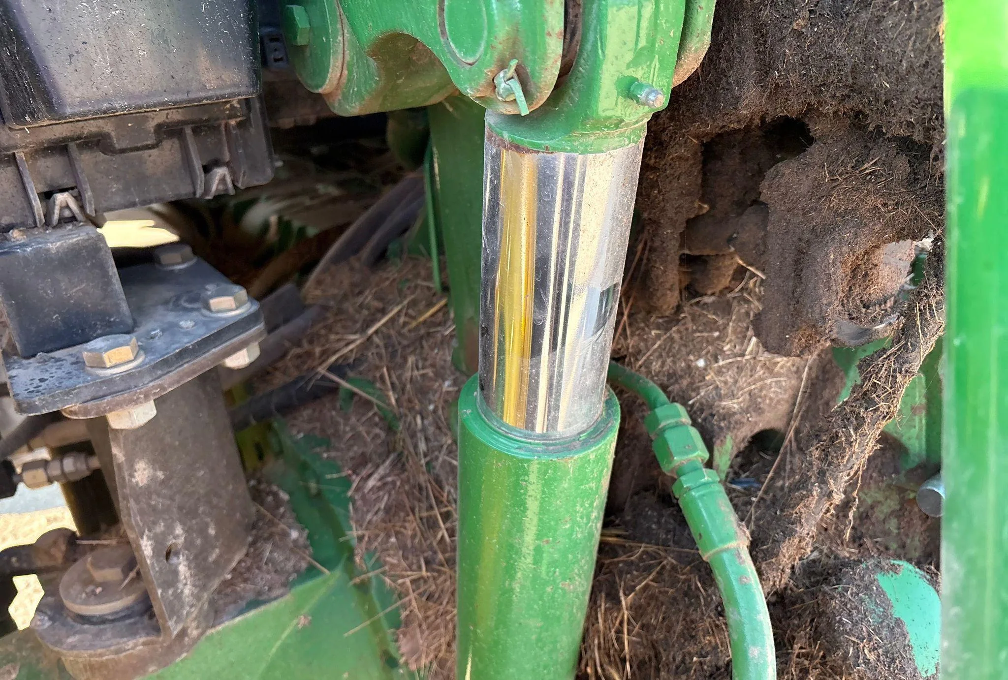 2016 John Deere 6120M