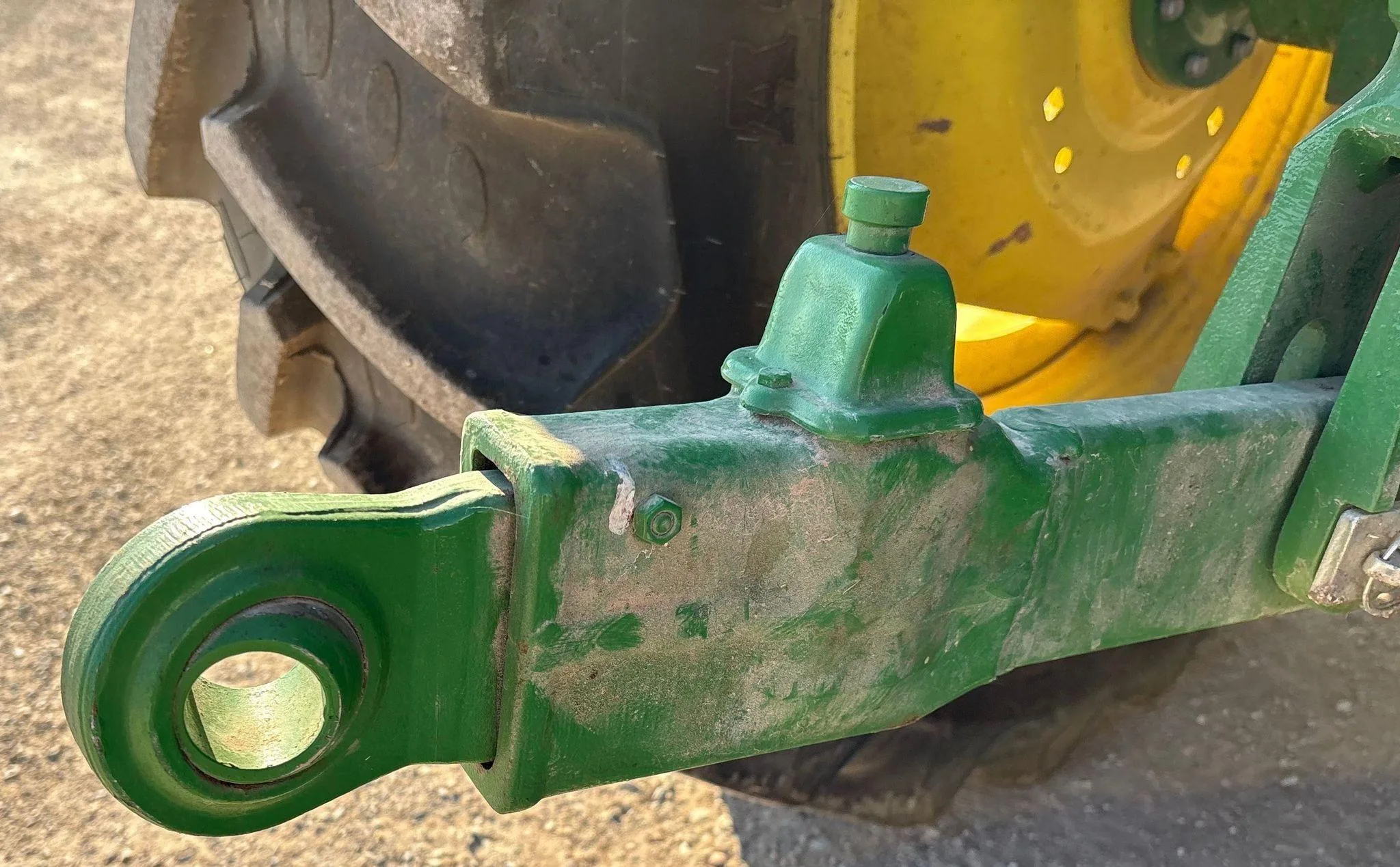 2016 John Deere 6120M