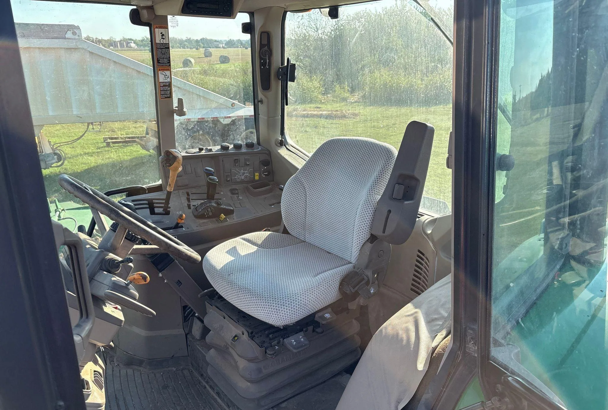 2016 John Deere 6120M