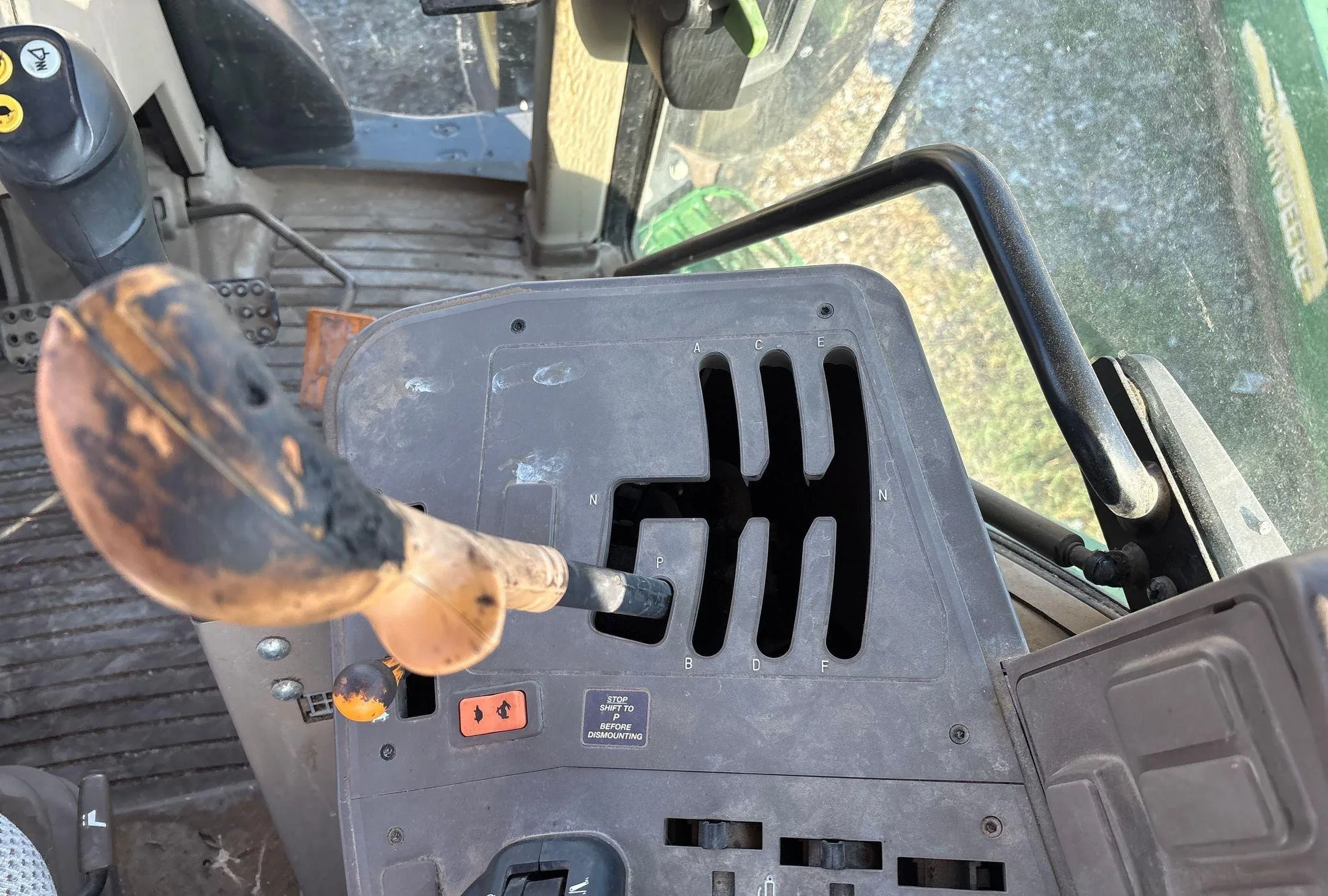 2016 John Deere 6120M