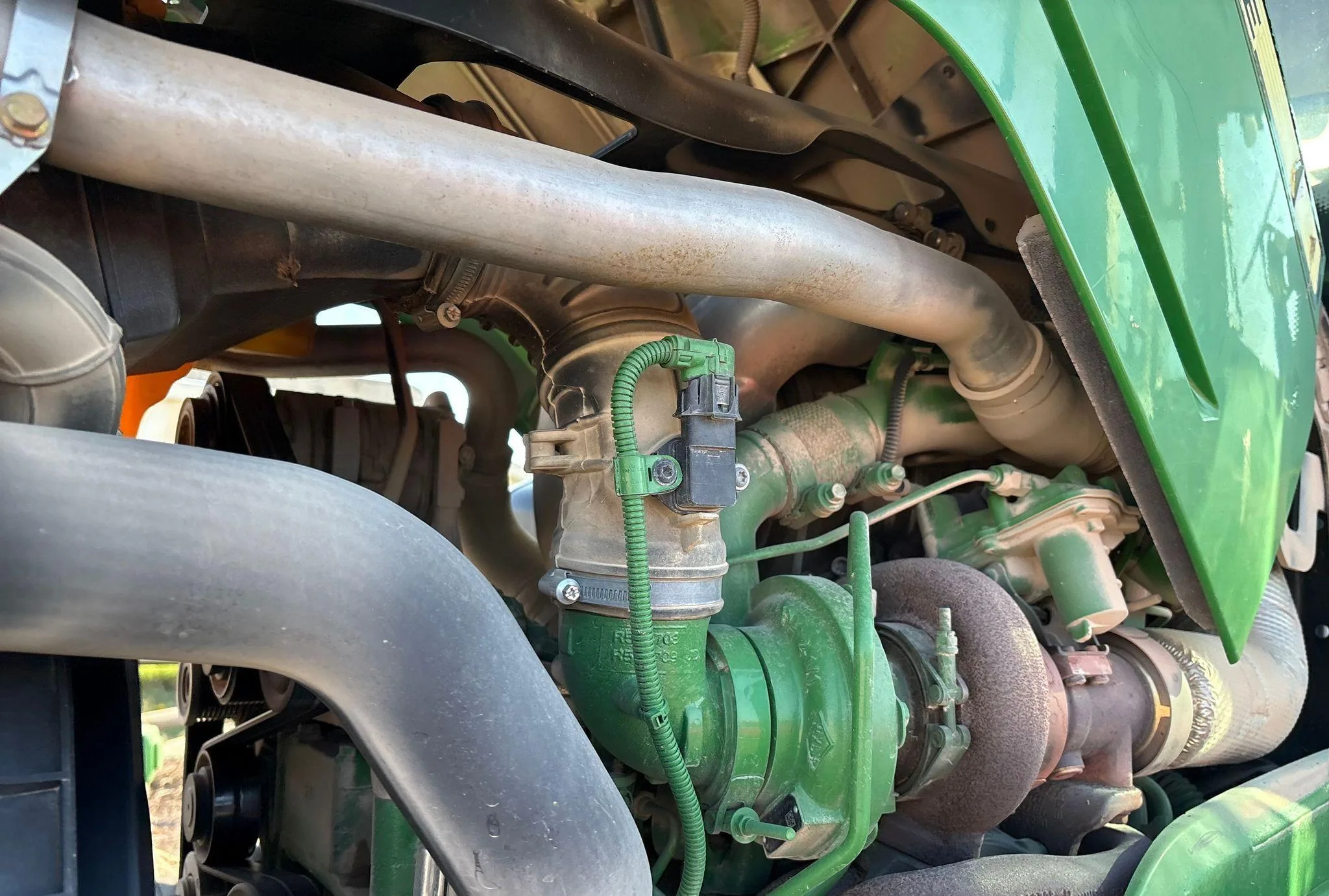 2016 John Deere 6120M