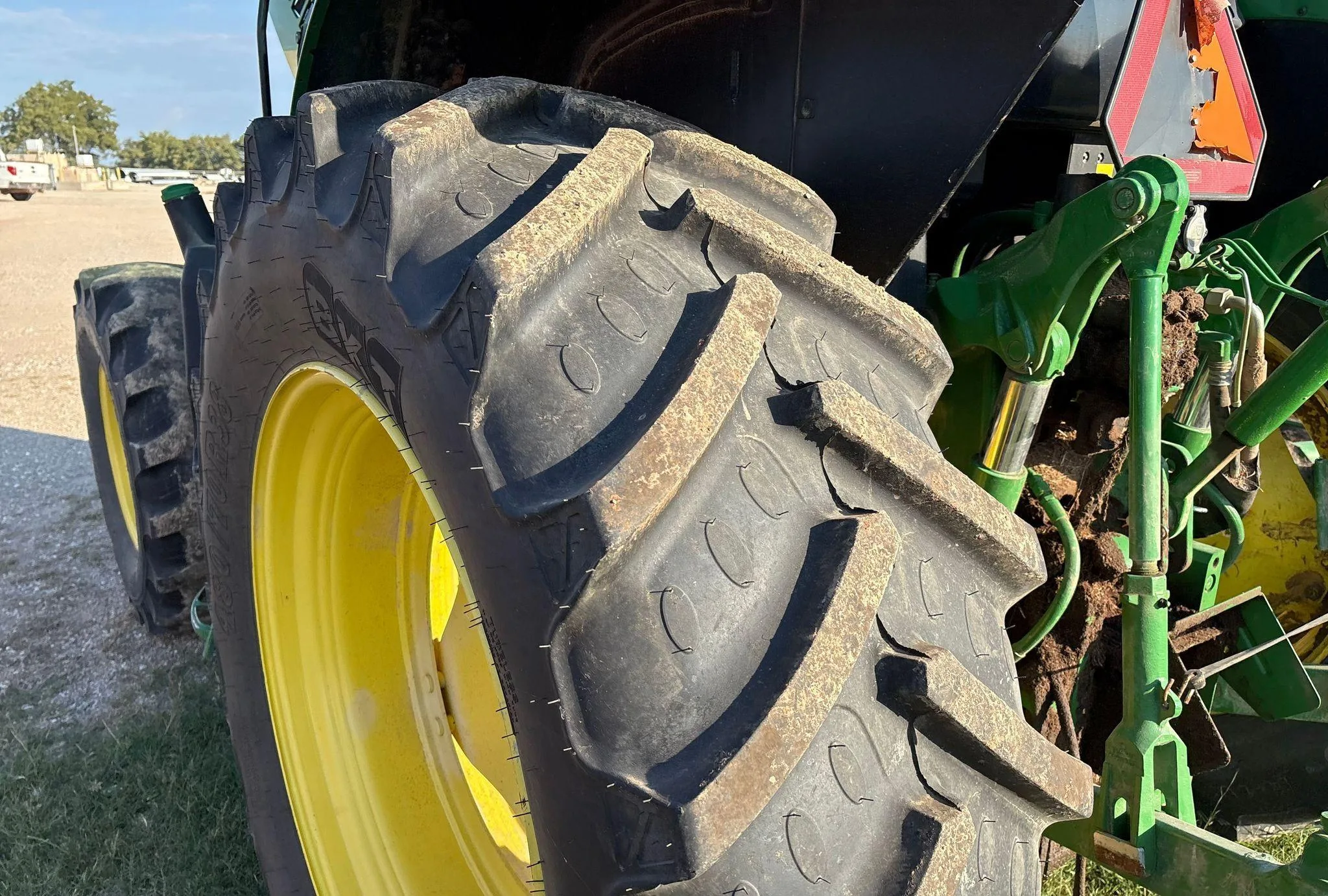 2016 John Deere 6120M