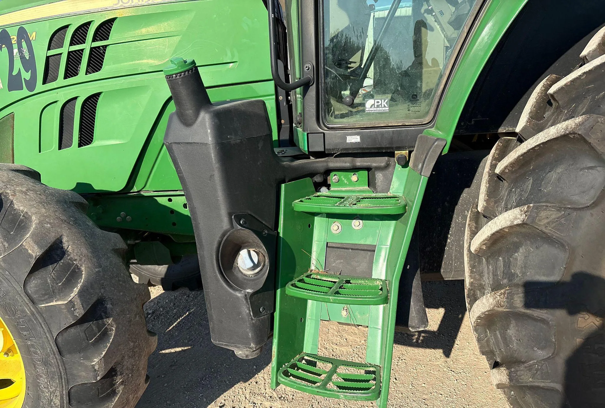 2016 John Deere 6120M