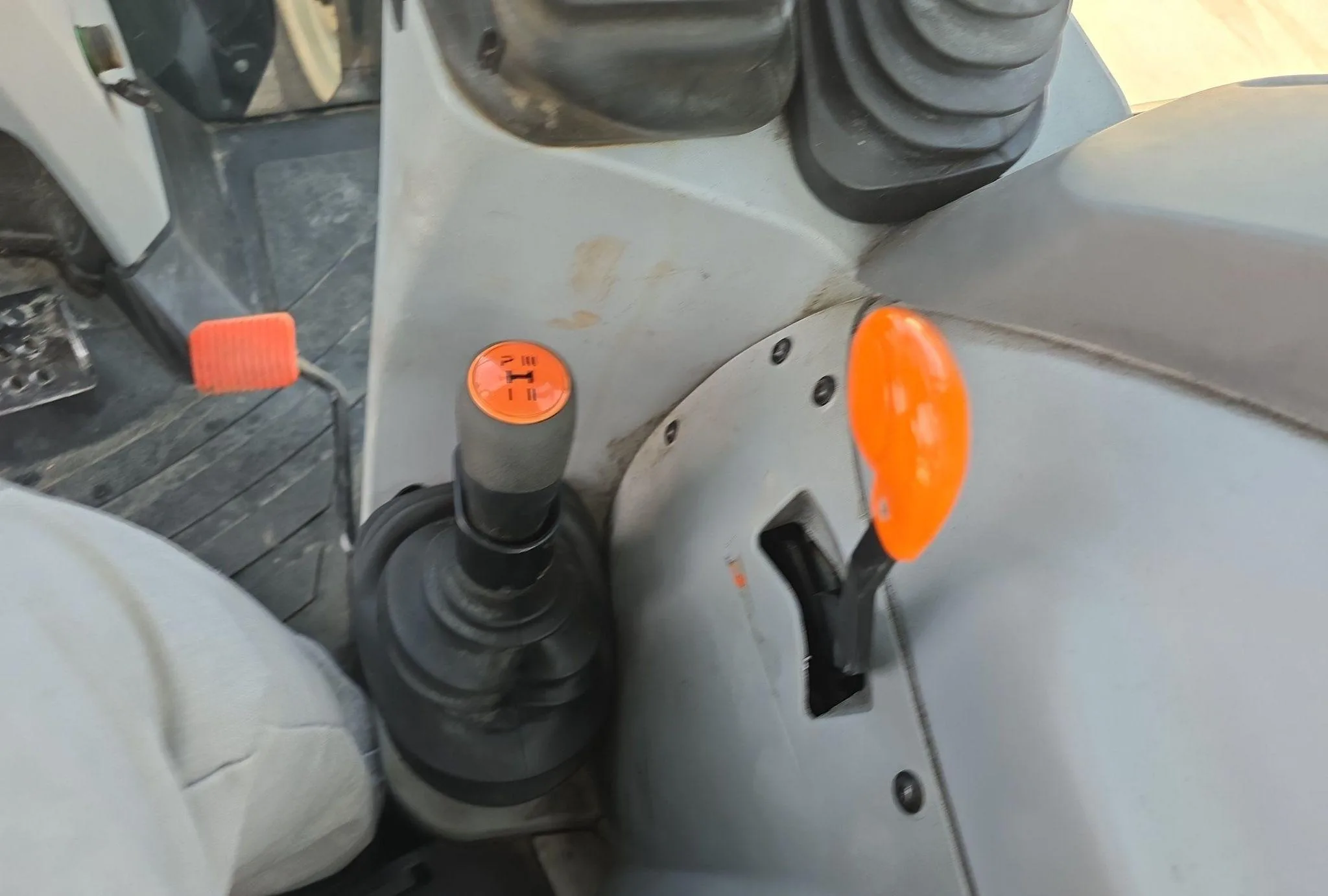 2019 New Holland Powerstar 100