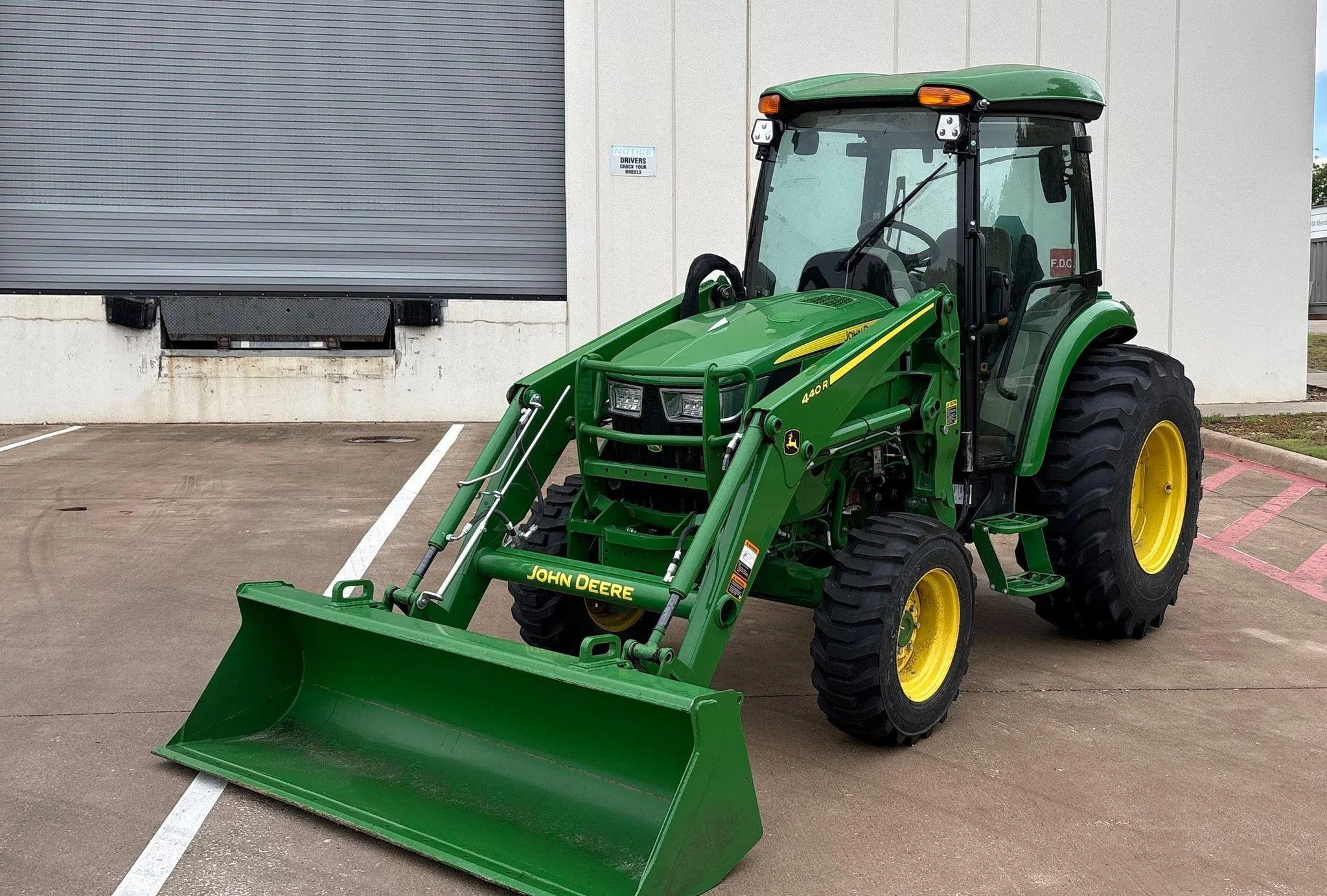 2024 John Deere 2024 John Deere 4066R alt