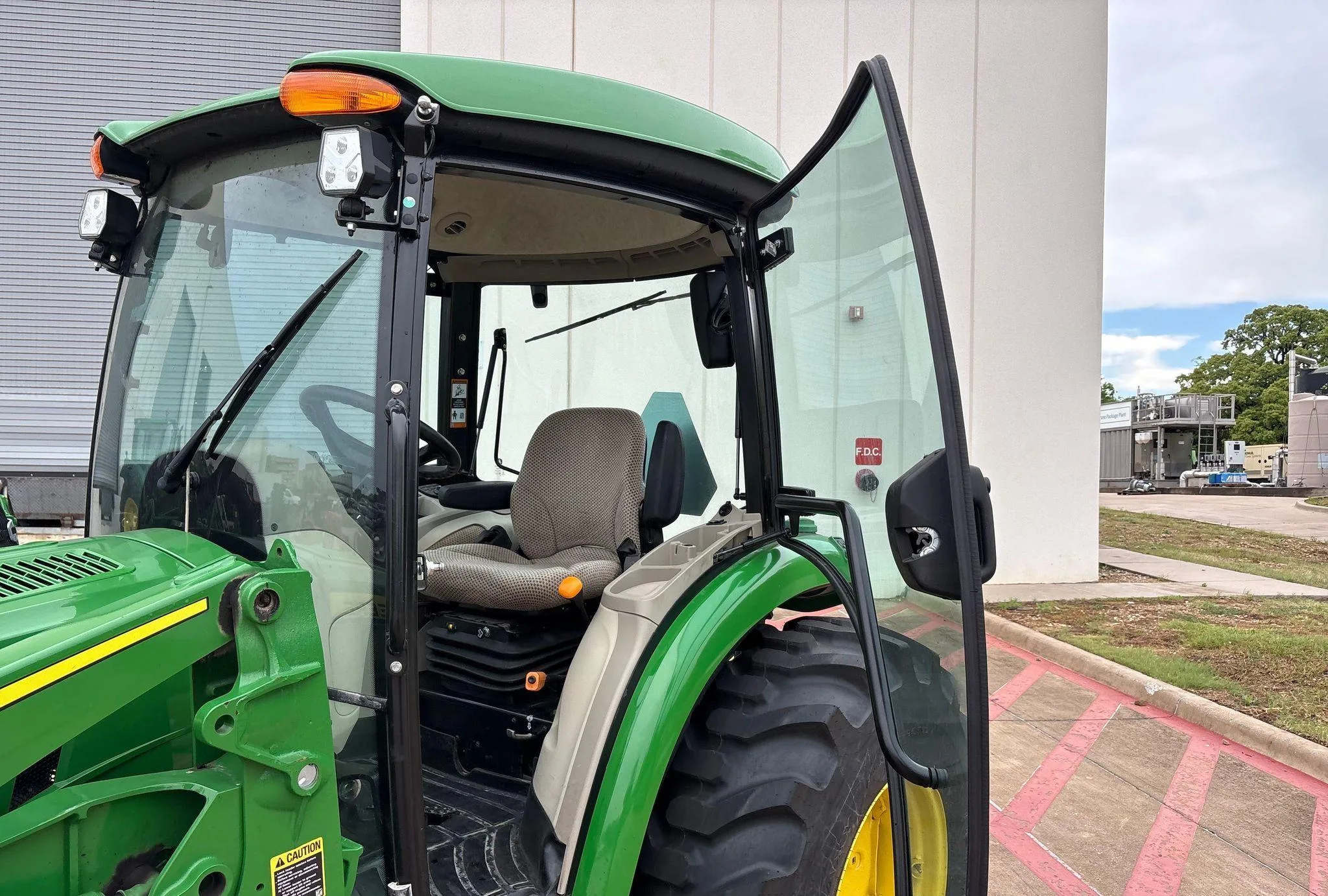 2024 John Deere 4066R