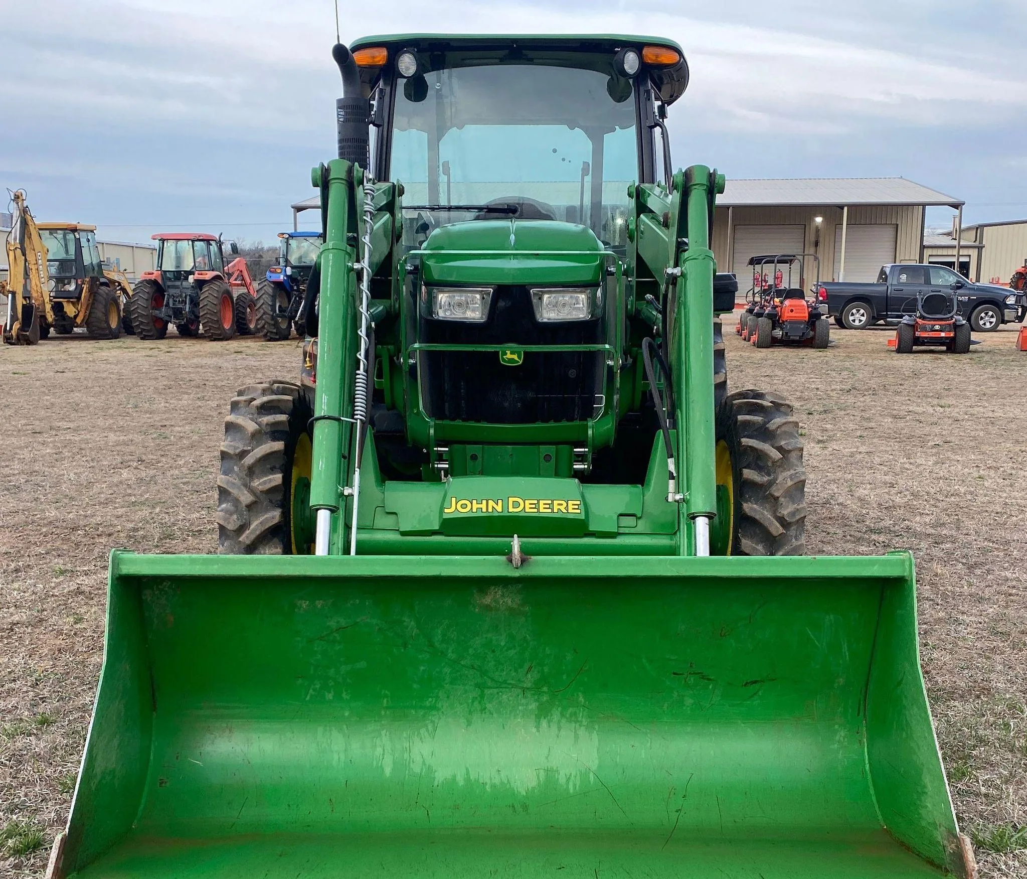 2017 John Deere 5065E