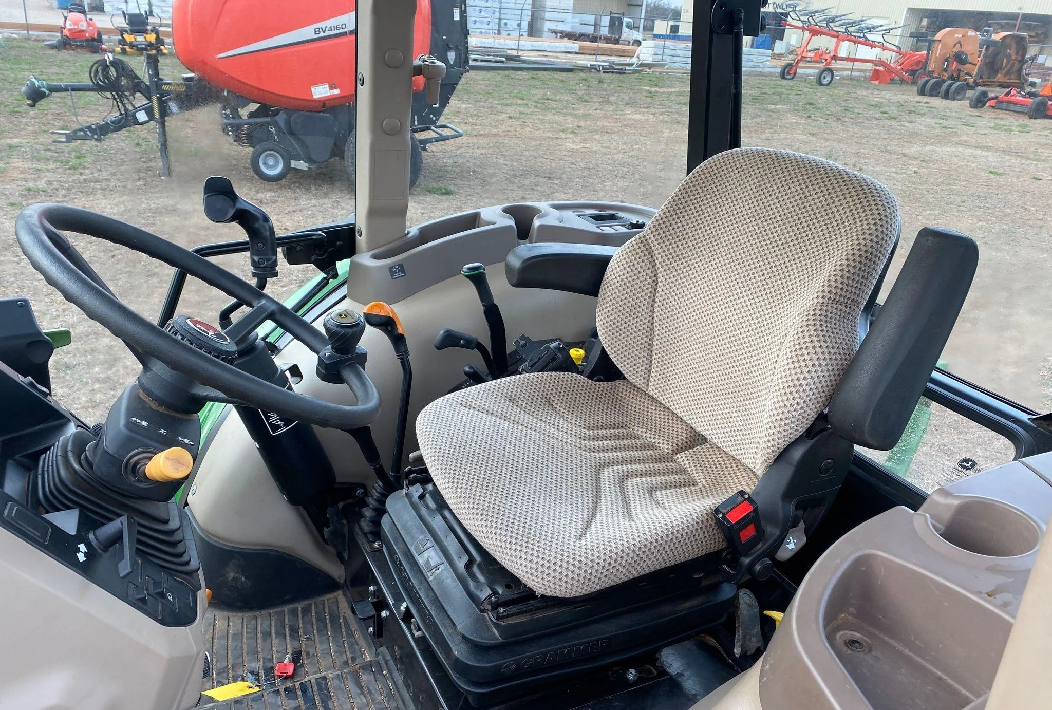 2017 John Deere 5065E