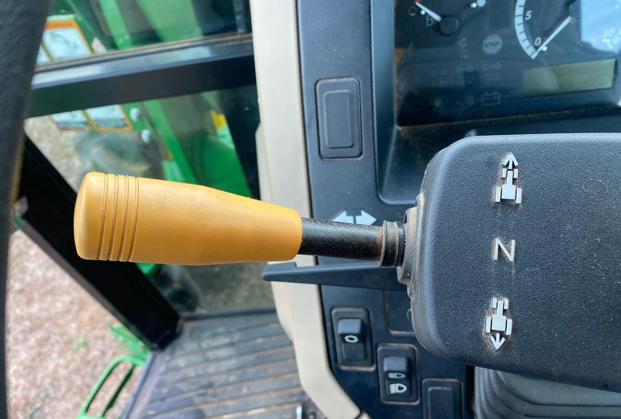 2017 John Deere 5065E