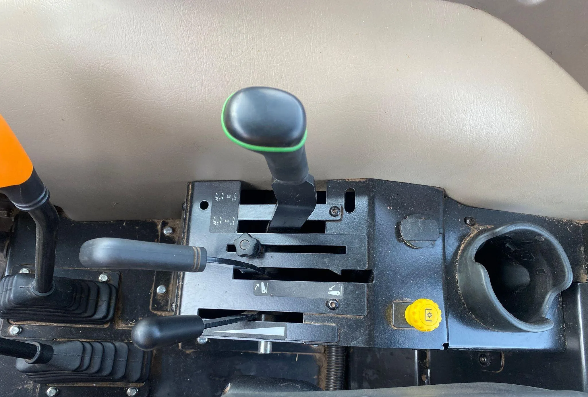 2017 John Deere 5065E