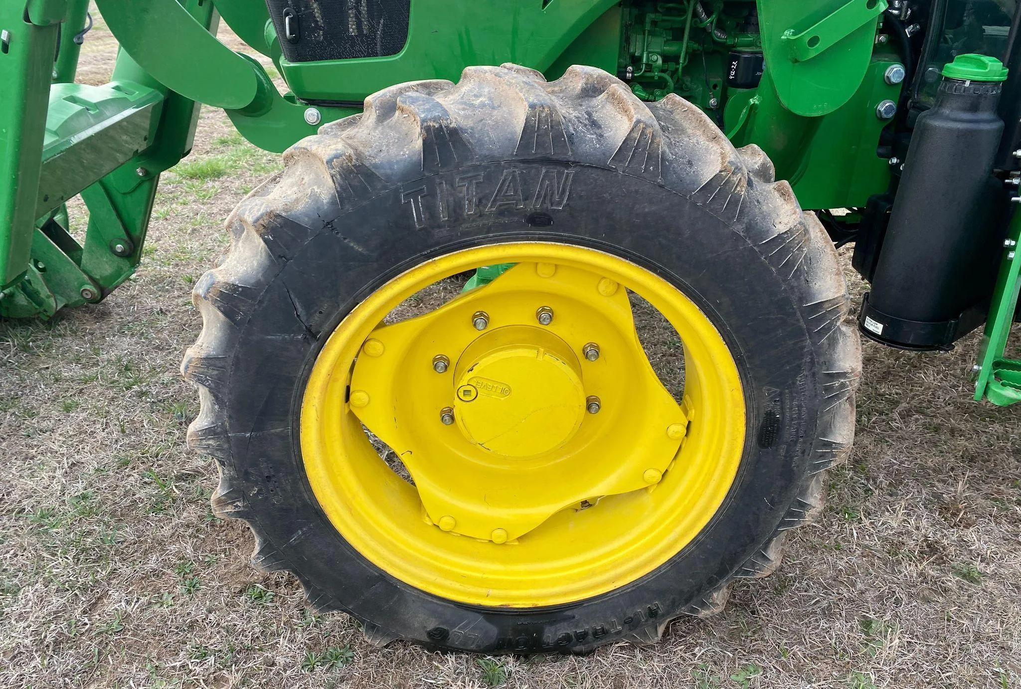2017 John Deere 5065E