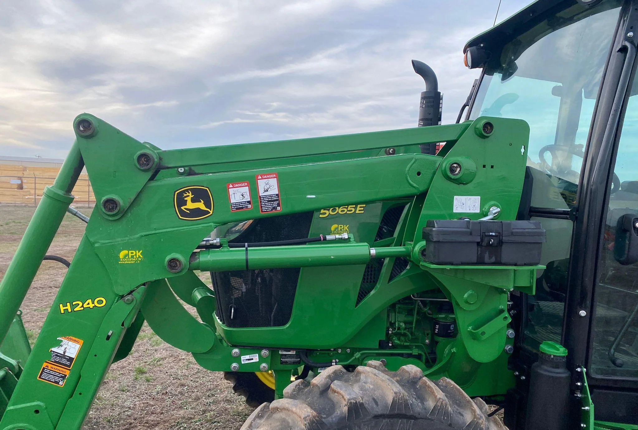 2017 John Deere 5065E