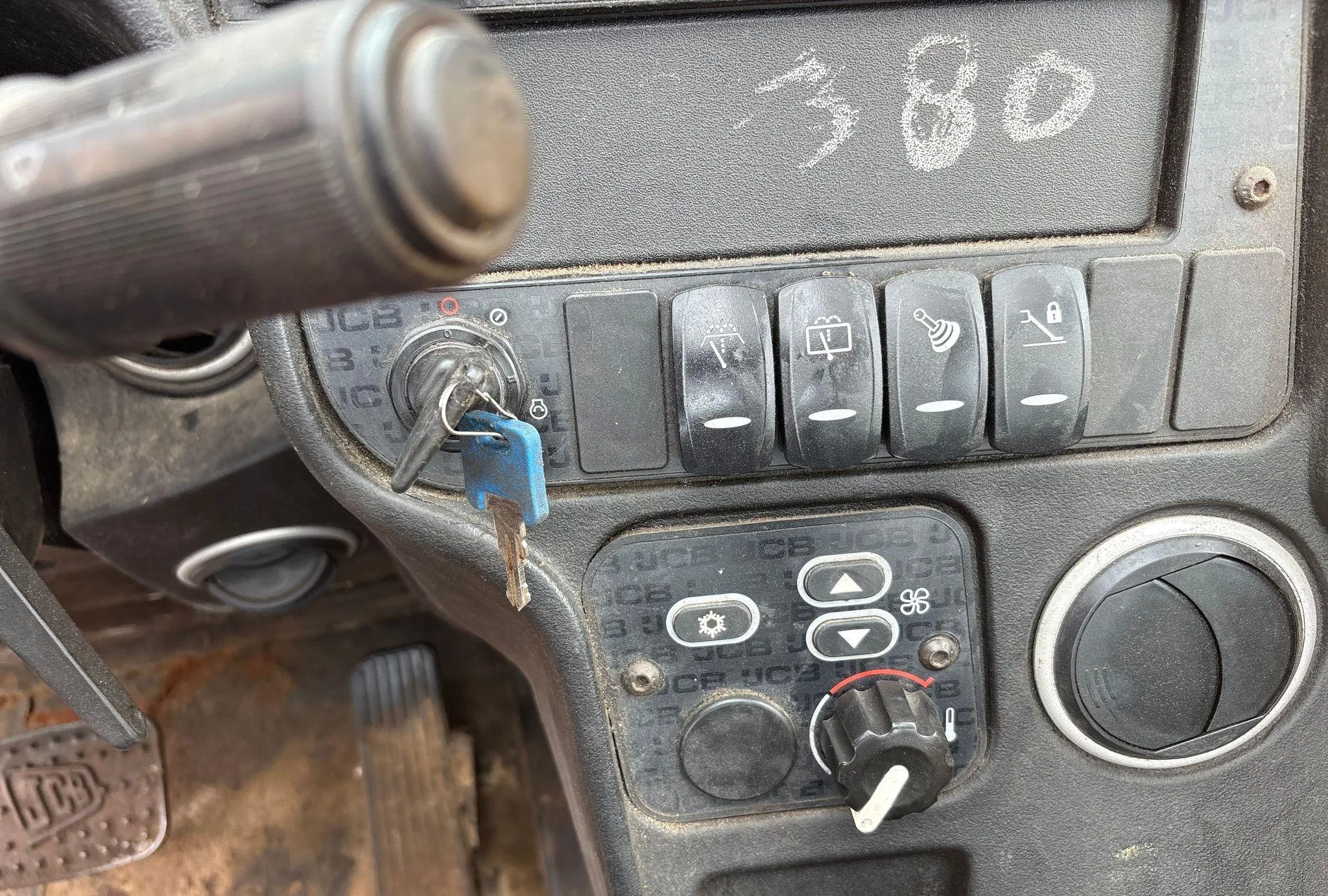 2020 JCB 512.56